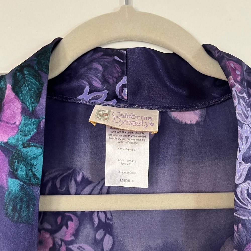 California Dynasty Robe - Picture 3 of 3